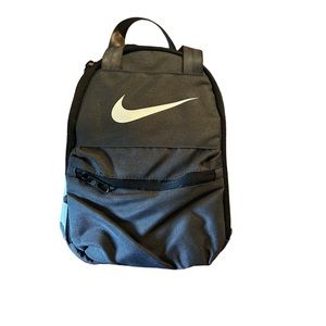 Nike insulated lunch bag brand new black and white.